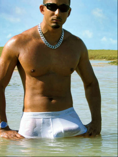 Homens de Cueca