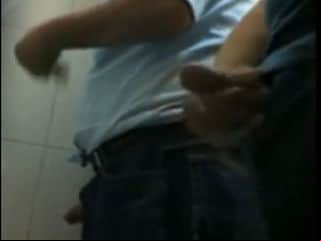 Mundo Masculino Gay com Machos no BanheirÃ£o